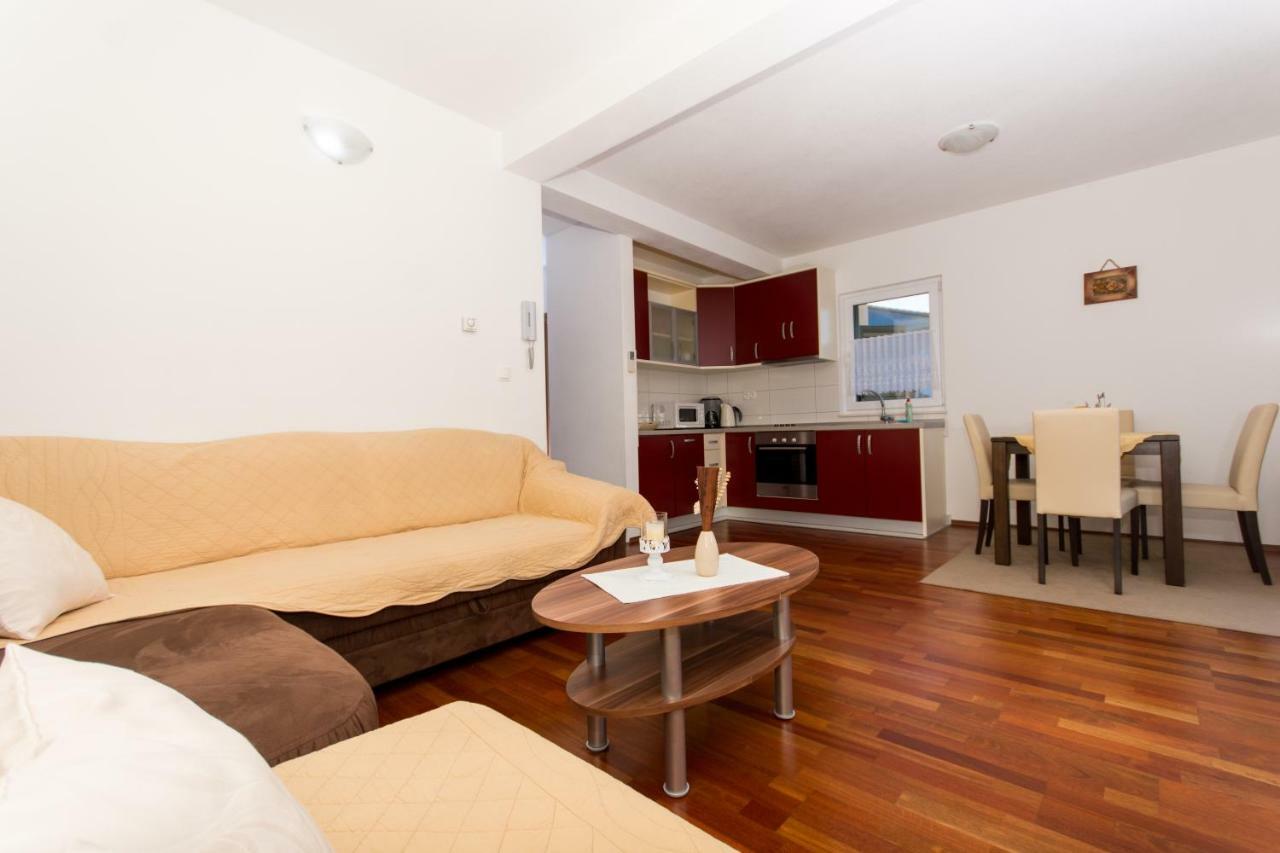 Apartments Cavar Trogir Exterior foto